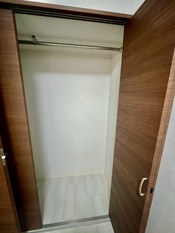 【収納】北側洋室の収納になります。 