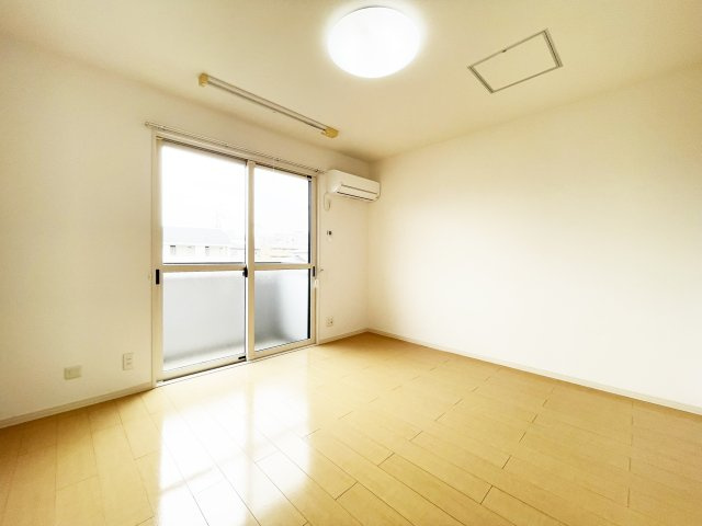 サン　ガーデンの居間・リビング