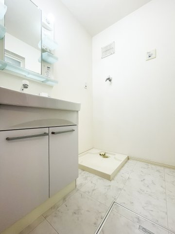 サン　ガーデンの洗面所