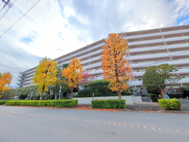 越谷ファミリータウン C棟　中古マンションの外観