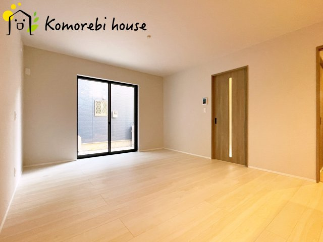 さいたま市大宮区三橋１丁目　新築戸建て　01　の居間・リビング|2026年1月9日撮影