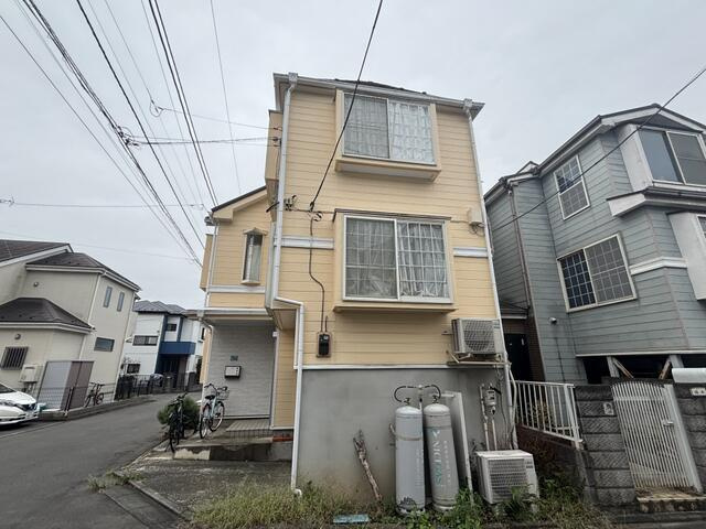 立川市上砂町１丁目の中古一戸建の前面道路含む現地写真| 