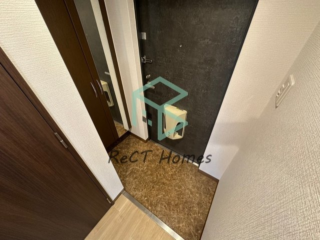 インタービレッジ土山二番館の玄関