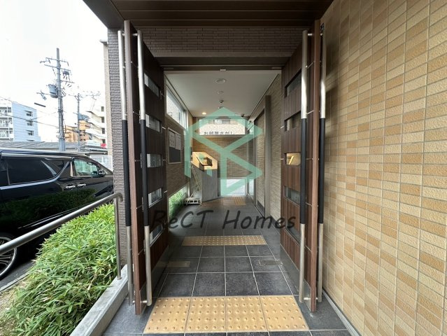 インタービレッジ土山二番館のエントランス