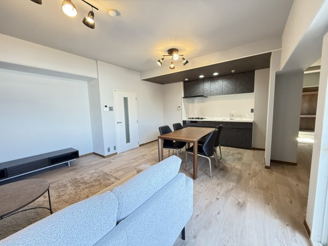 朝日プラザ西舞子の居間・リビング