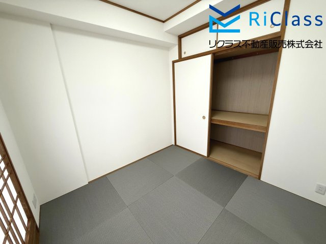 グルーブ兵庫グランアリーナの和室|和室です
琉球畳
押入れ収納あります