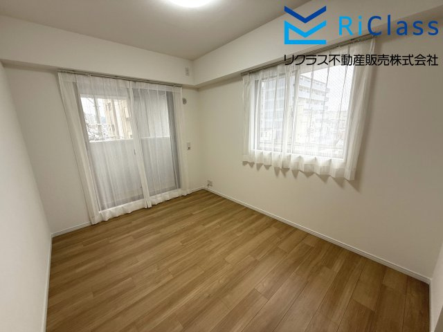 グルーブ兵庫グランアリーナの洋室|明るい洋室です