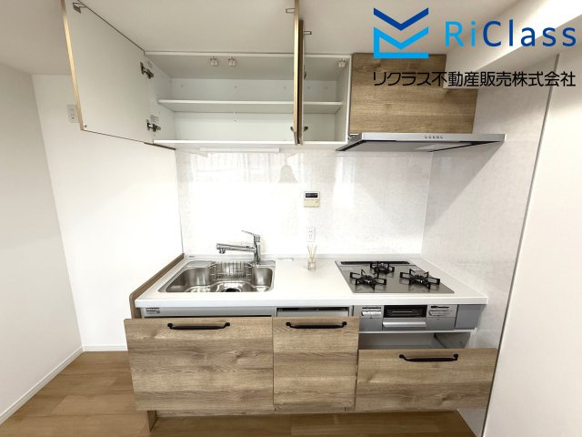 グルーブ兵庫グランアリーナのキッチン|収納もたくさんできます