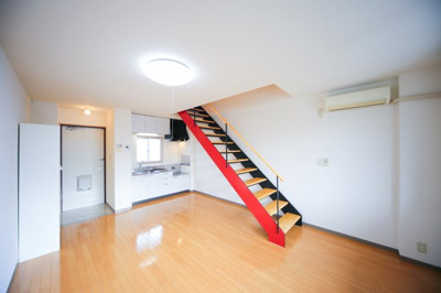 【居間・リビング】 | クレスト新浜B | 使いやすい居間です