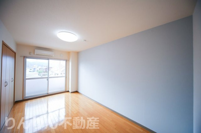 【洋室】 | クレスト新浜B | 個人の部屋や寝室として使える洋室です