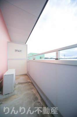 【バルコニー】 | クレスト新浜B | 陽当たり良好なバルコニーです