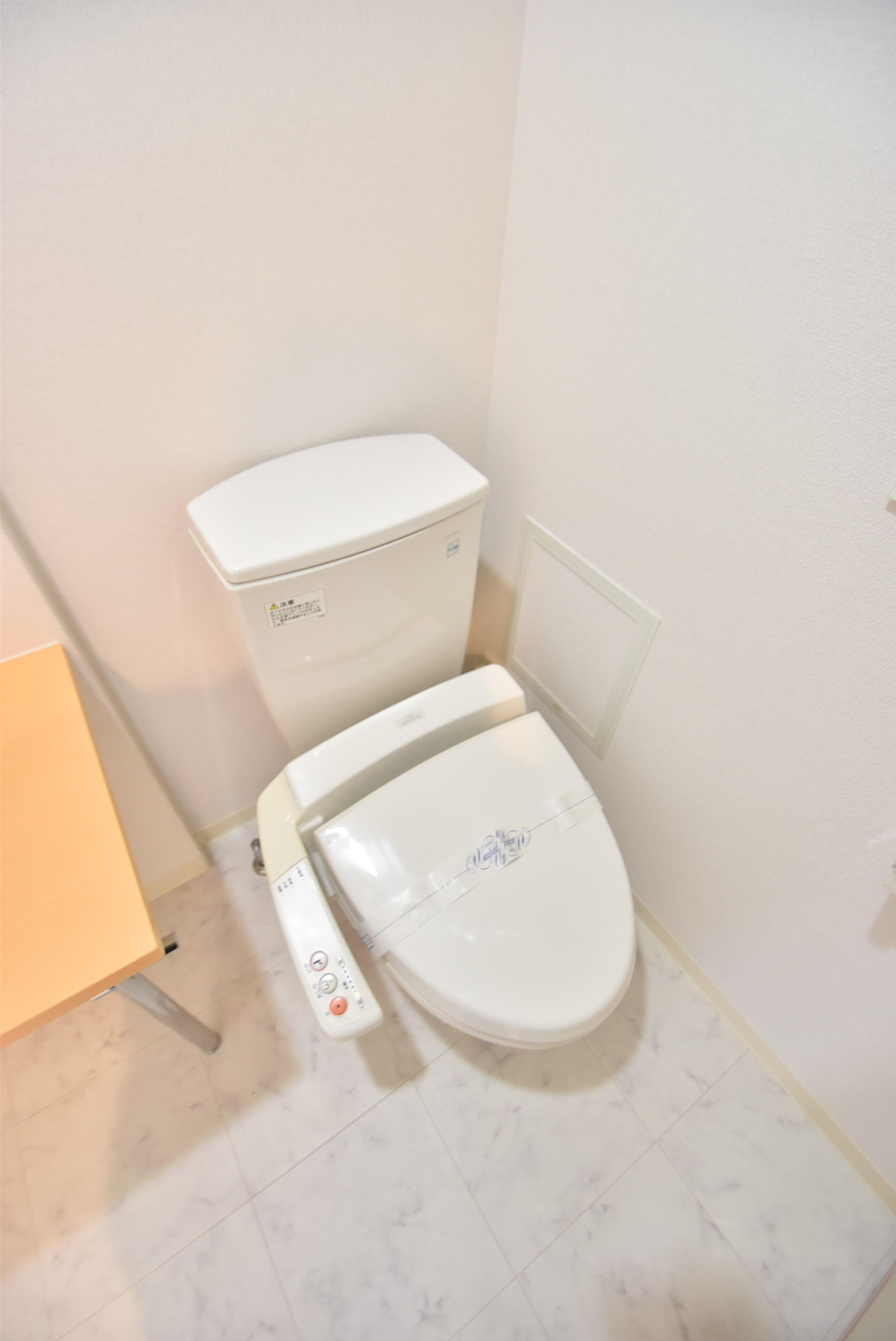 大阪市都島区東野田町１丁目の賃貸マンションのトイレ