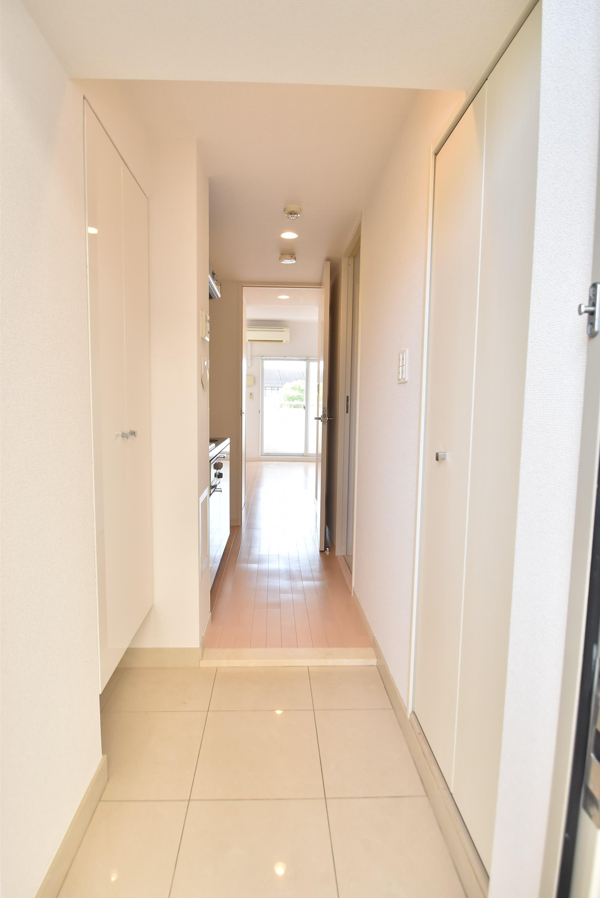 大阪市都島区東野田町１丁目の賃貸マンションの玄関