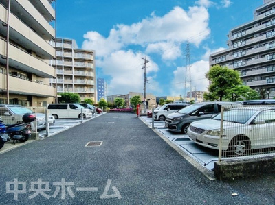 【駐車場】 | ファミール亀有壱番館 | 【敷地内駐車場】最新の空き状況や費用などの詳細は担当スタッフまでお問い合わせください。