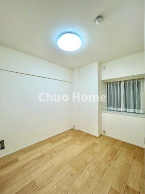 【子供部屋】 | ファミール亀有壱番館 | 【子供部屋】お子様を持つ家庭の約6割が「家族や子どものため」に購入を希望。入学後の転校を避け、広い空間でのびのび育てたいなどの親心が、家探しのきっかけになっているようです。