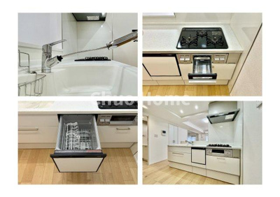 【キッチン】 | ファミール亀有壱番館 | 【システムキッチン】ワイドで収納豊富な使い勝手の良いカウンターキッチンには、食洗器や伸縮タイプのキッチン水栓、三ツ口コンロ・魚焼きグリルなどの便利な設備が標準完備されています。