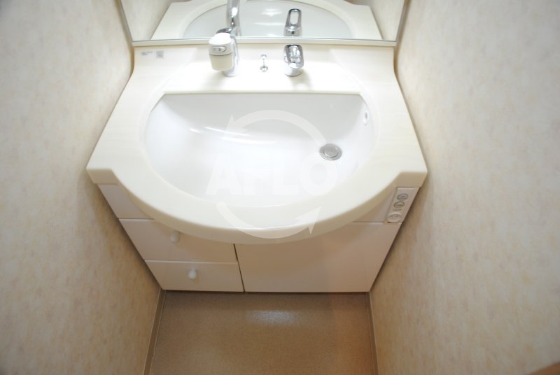 KAISEI本町の独立洗面台|KAISEI本町　独立洗面化粧台