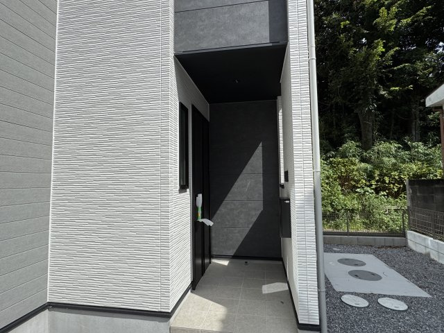 市川市曽谷４丁目新築戸建【曽谷小学校：6分】のエントランス|エントランス・玄関ポーチ
