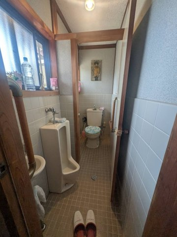 和泉市北田中町の一戸建てのトイレ