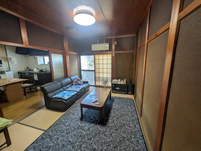 和泉市北田中町の一戸建ての和室