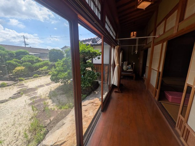 和泉市北田中町の一戸建てのその他|縁側です。