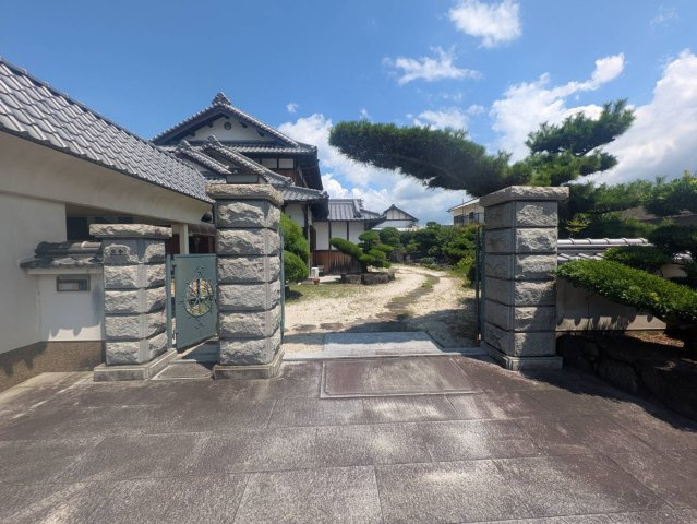 和泉市北田中町の一戸建てのエントランス