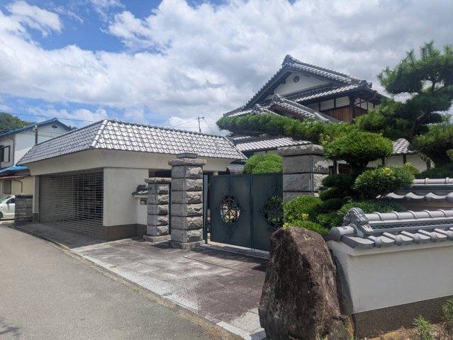 和泉市北田中町の一戸建ての外観