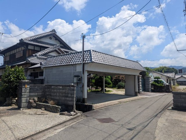 和泉市北田中町の一戸建ての駐車場