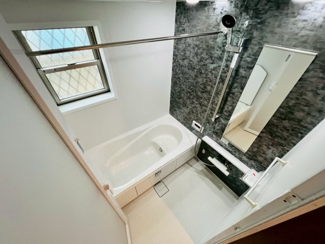 【浴室】 | 練馬区旭丘２丁目　新築戸建て | 一日の疲れをゆったり癒せる、落ち着いた浴室空間です