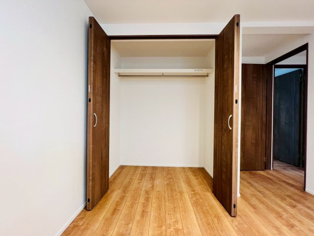 【収納】 | 練馬区旭丘２丁目　新築戸建て | 衣類や小物をまとめて収納でき、室内をすっきり保てます