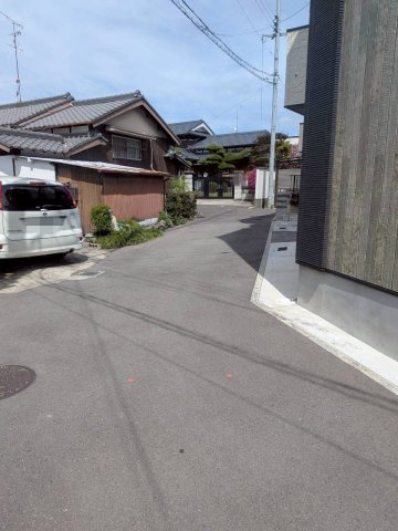 【前面道路含む現地写真】の画像