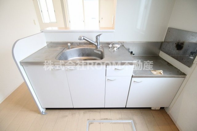 ハッピネスTAKAOのキッチン|コンパクトなキッチンで掃除もラクラク