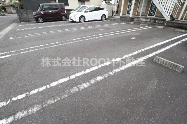 ハッピネスTAKAOの駐車場|カースペースがあります