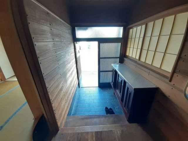 宇土市城之浦町の中古一戸建の玄関