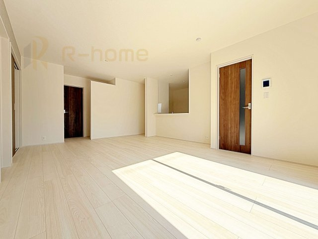 古河市下辺見第6　新築戸建て　6号棟の居間・リビング|広々としたLDK♪充分な広さがあり、ご家族でインテリアのレイアウトを考えるのも楽しみですね！