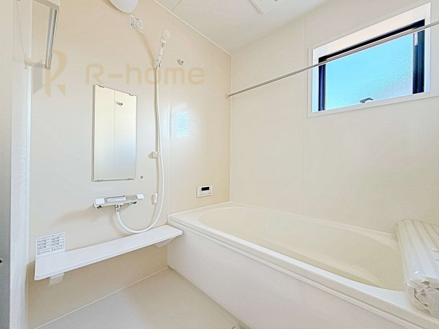 古河市下辺見第6　新築戸建て　6号棟の浴室|足を伸ばしてもゆったりできるバスルーム♪機能性も取り入れて使い易さも保証します♪