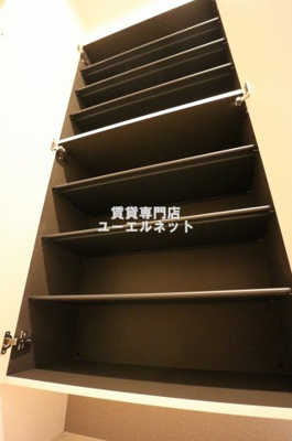 【設備】 | ラ・ルミエール | 収納力たっぷりのシューズボックスで玄関すっきり！収納力たっぷりのシューズボックスで玄関すっきり！