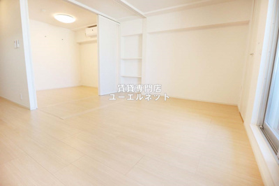 【居間・リビング】 | ラ・ルミエール | ゆったりとくつろげる、落ち着きのある居室空間です