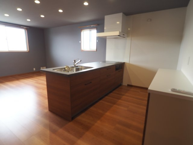 ホールインワンのキッチン|IHクッキングヒーターです