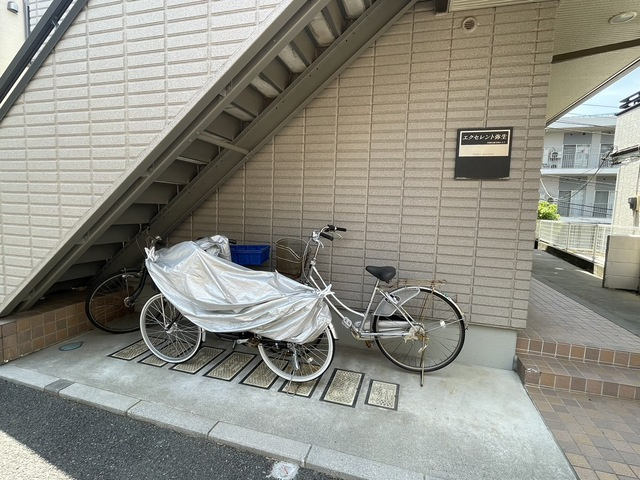 エクセレント弥生のエントランス|★自転車駐輪可★