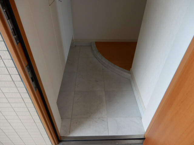 たつの市龍野町富永の賃貸マンションの玄関