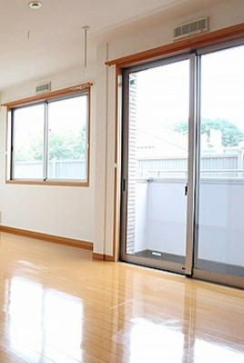 【洋室】 | メゾン・フローラ