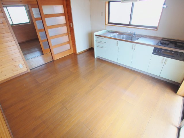 胤森アパートの居間・リビング