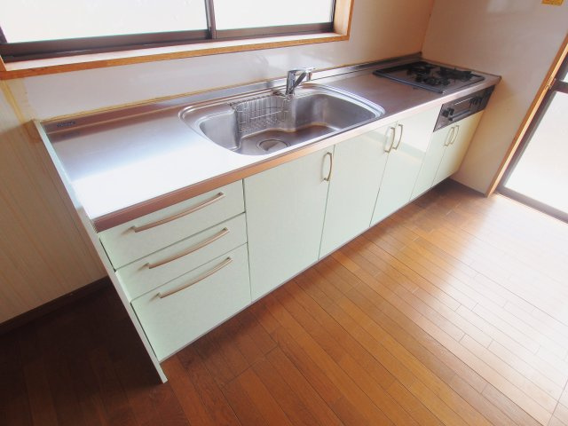 胤森アパートのキッチン