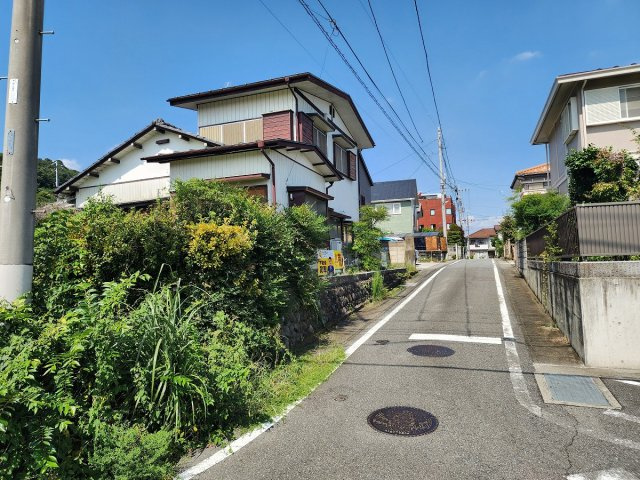 高崎市寺尾町売土地の前面道路含む現地写真