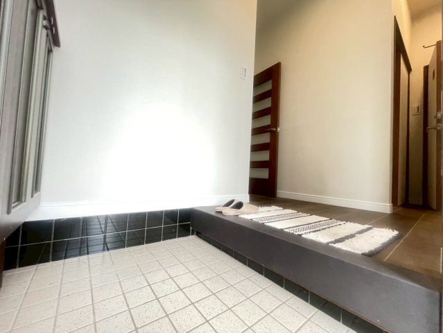 茂原市中古物件の玄関