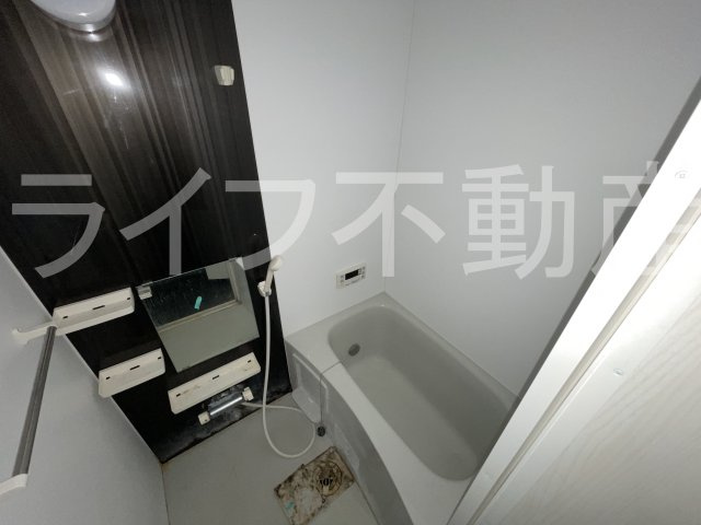 花園本町テラスの浴室