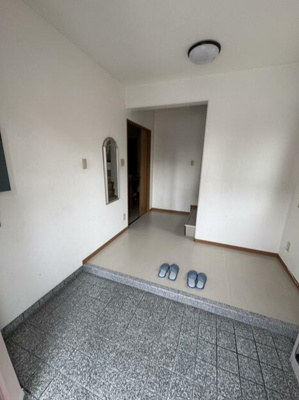 【玄関】 | 山科区西野山射庭ノ上町　中古店舗・事務所