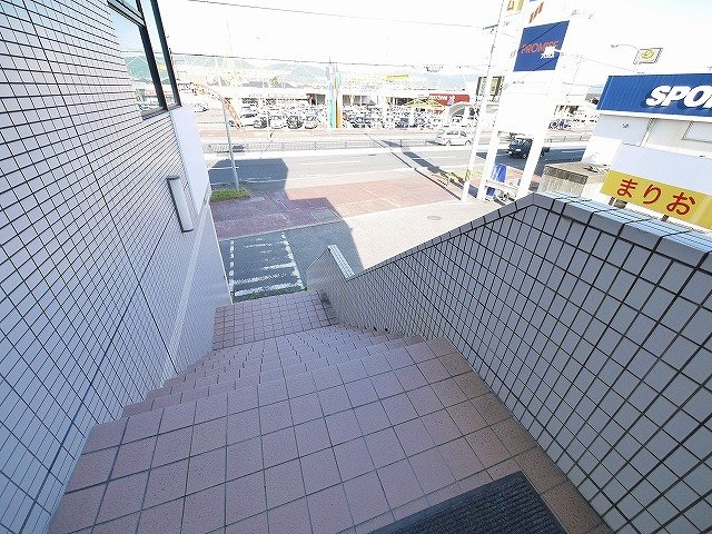 畑山ビルのロビー