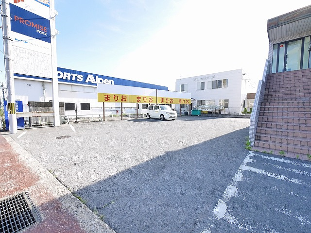 畑山ビルの駐車場